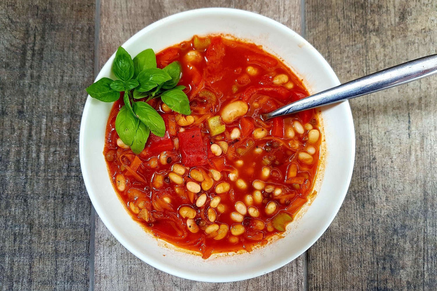 Karšta pomidorinė sriuba su pupelėmis (iš sveikos mitybos plano)